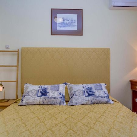 Villa Katarina Losinj マリ・ロシニュ エクステリア 写真